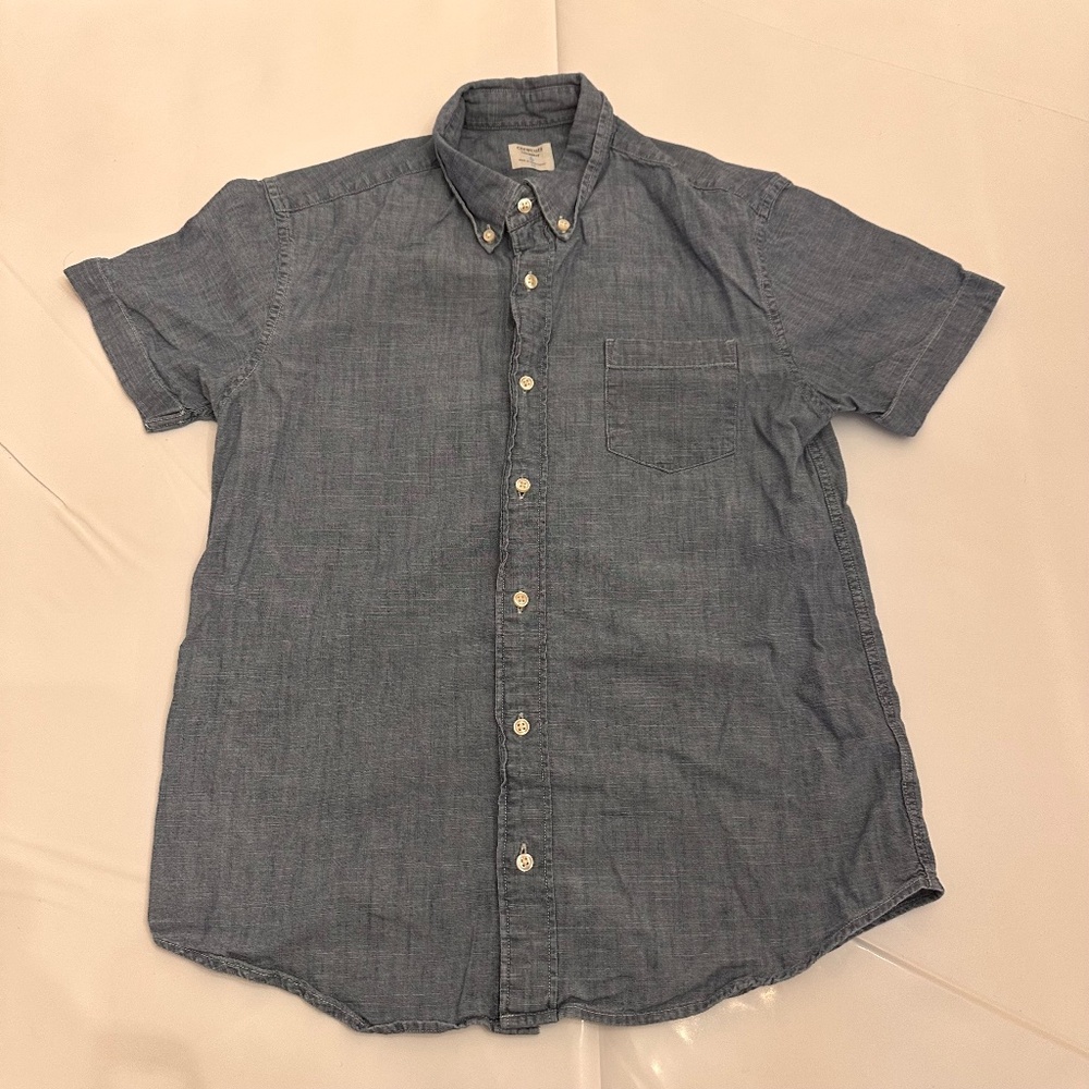 JCREW BOYS SHORT SLEEVE CHAMBRAY BUTTON DOWN SHIRT SIZE 14